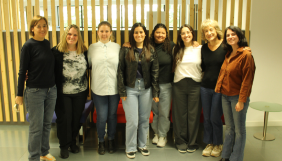 La delegació de directores de residències argentines que van visitar el SuaraLab